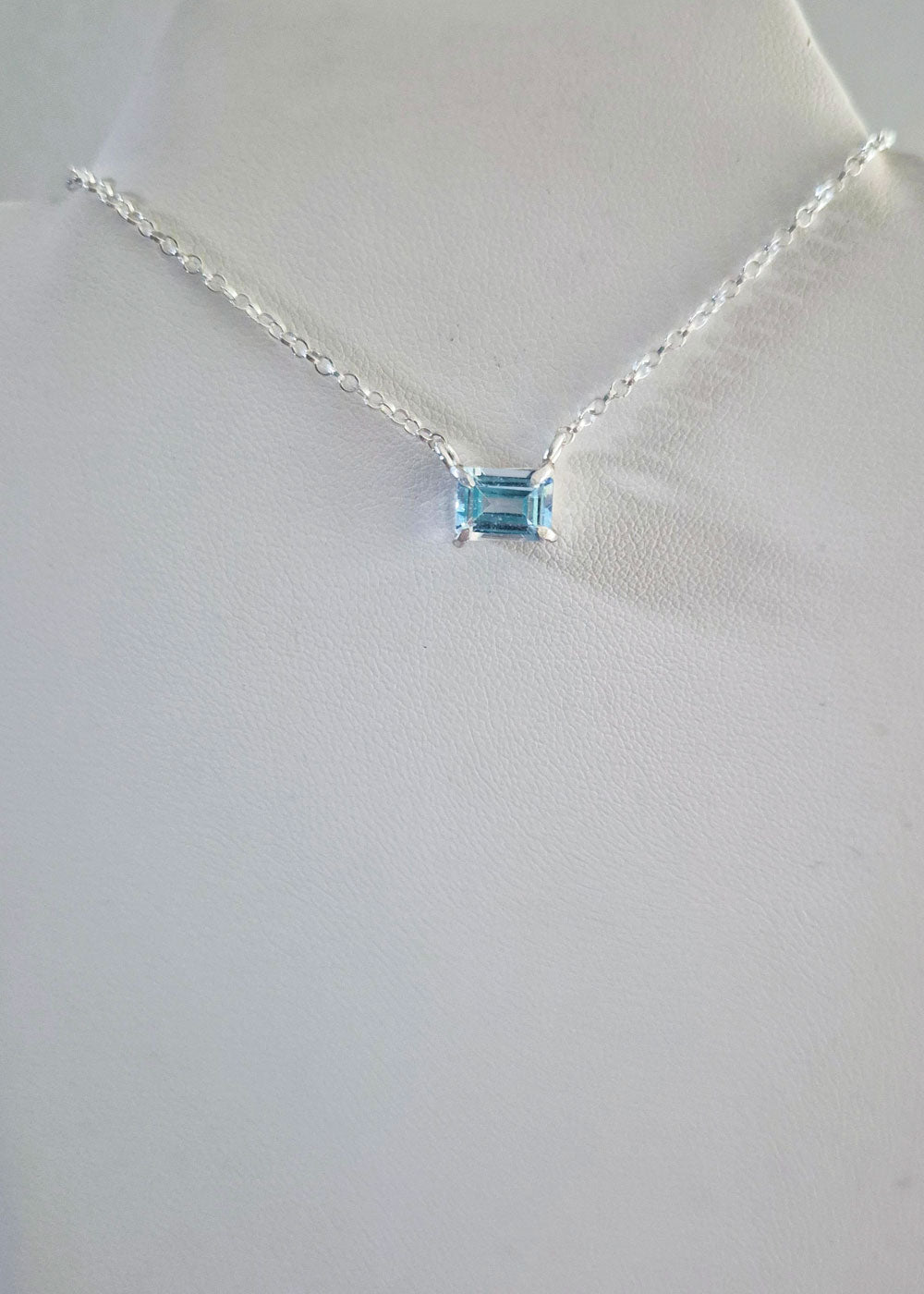 Collar Con Piedra Topacio Azul Natural De Plata Fina