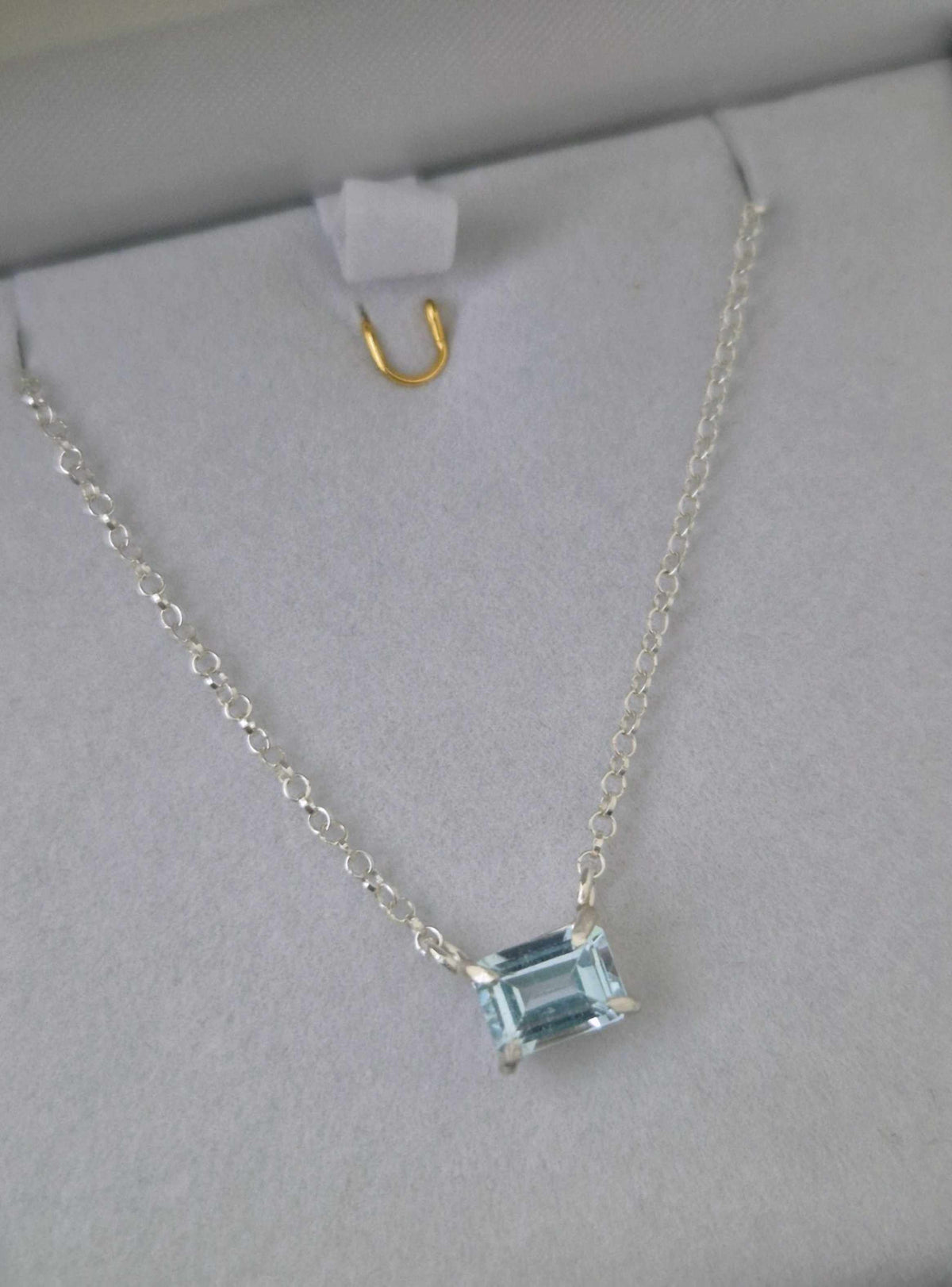 Collar Con Piedra Topacio Azul Natural De Plata Fina