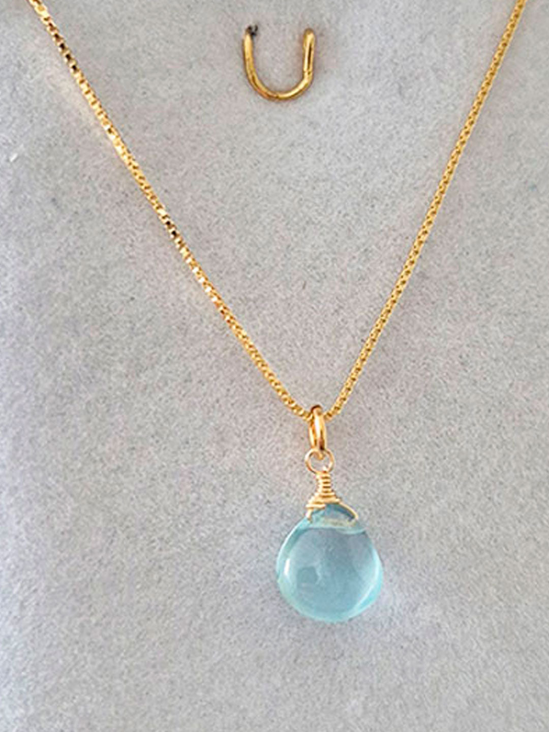 Collar bañado en oro piedra aguamarina natural