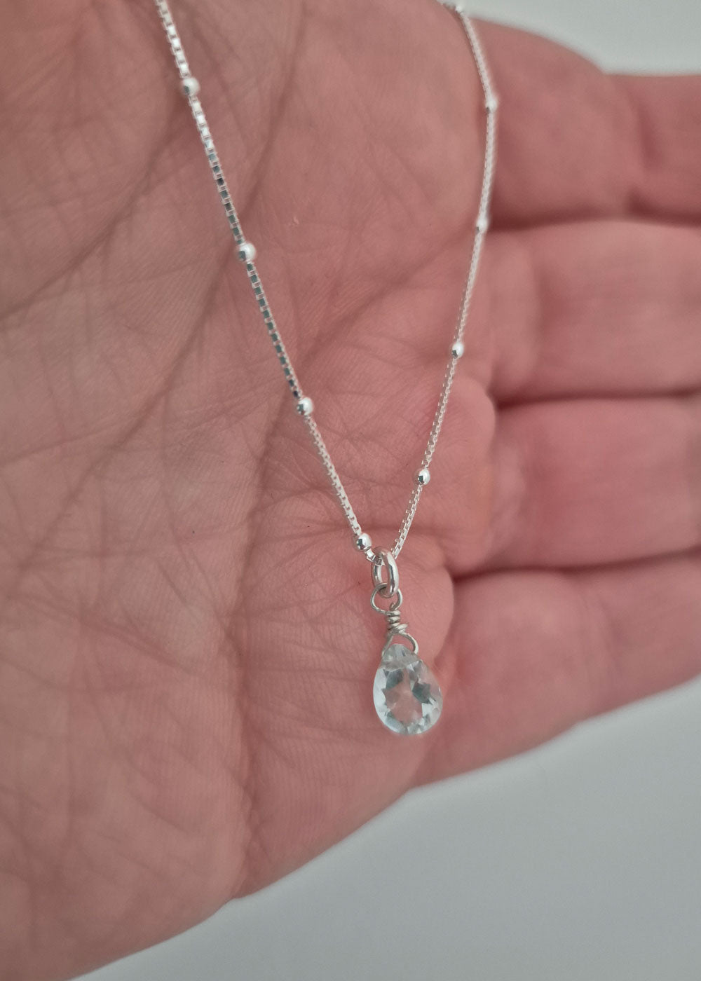 Collar Punto De Luz Gota Aguamarina De Plata 925