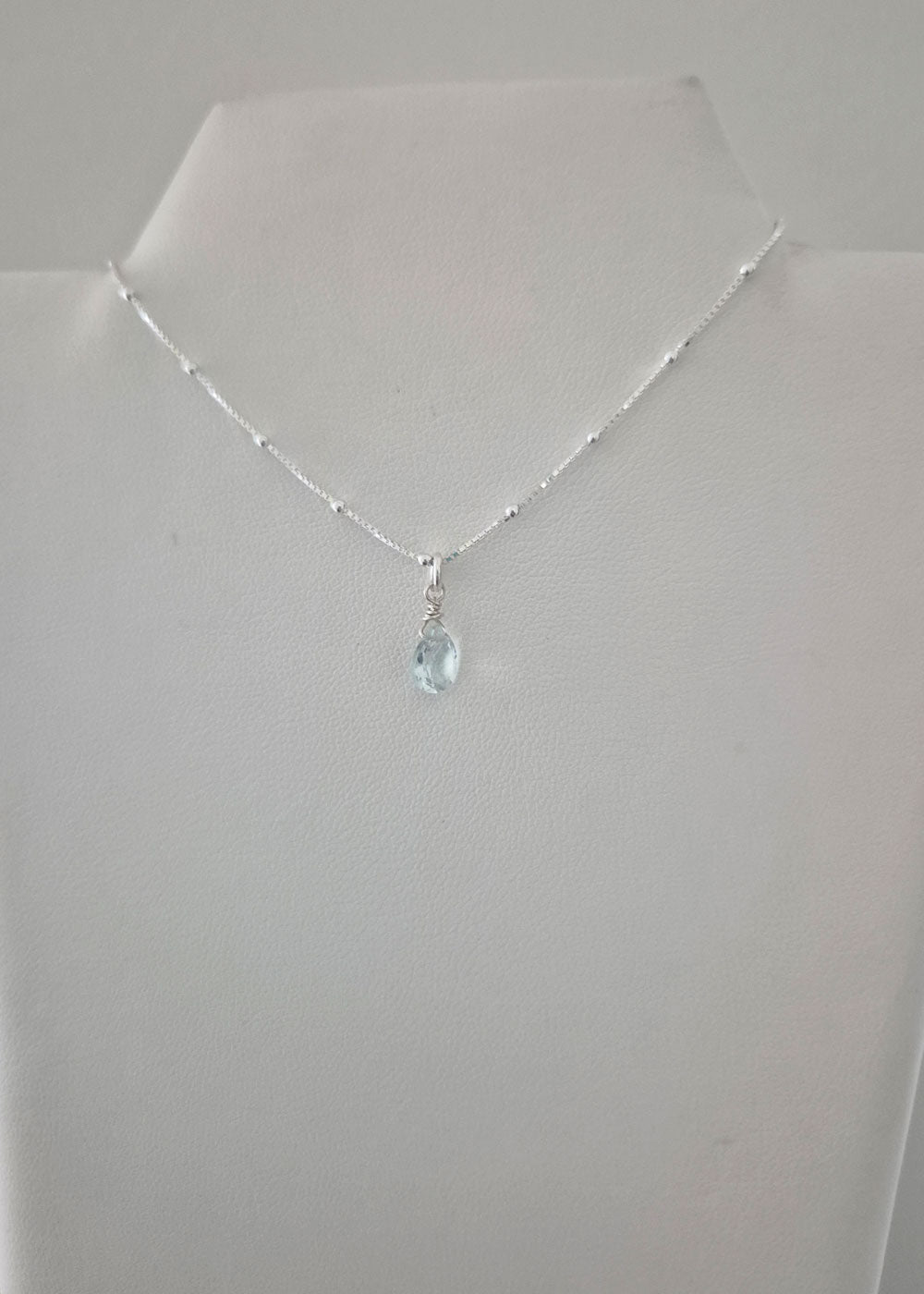 Collar Punto De Luz Gota Aguamarina De Plata 925