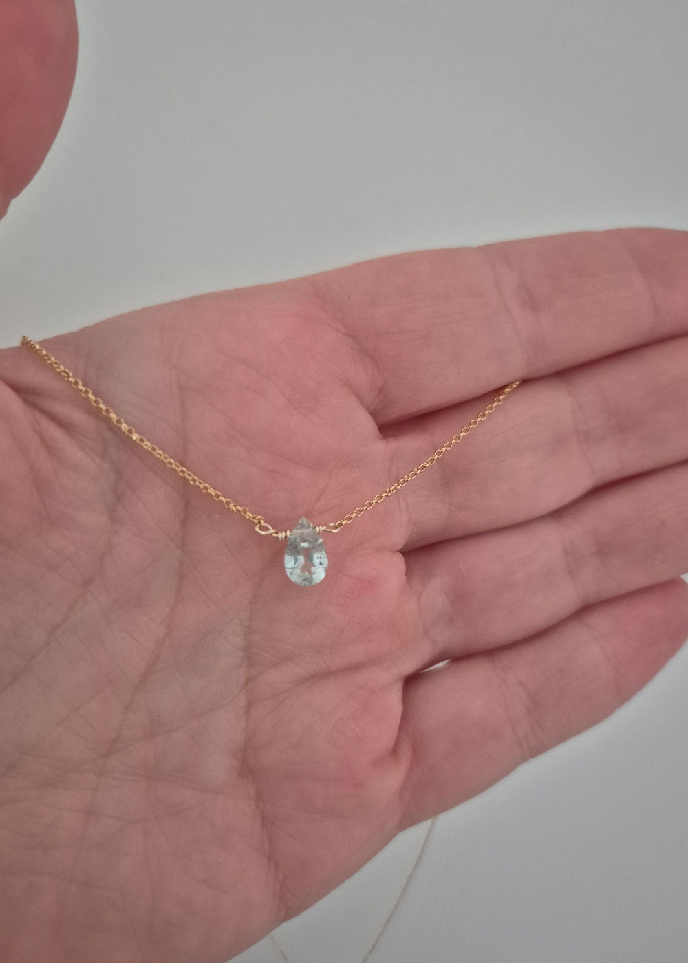Collar Punto De Luz Aguamarina Gota Baño Oro 18k