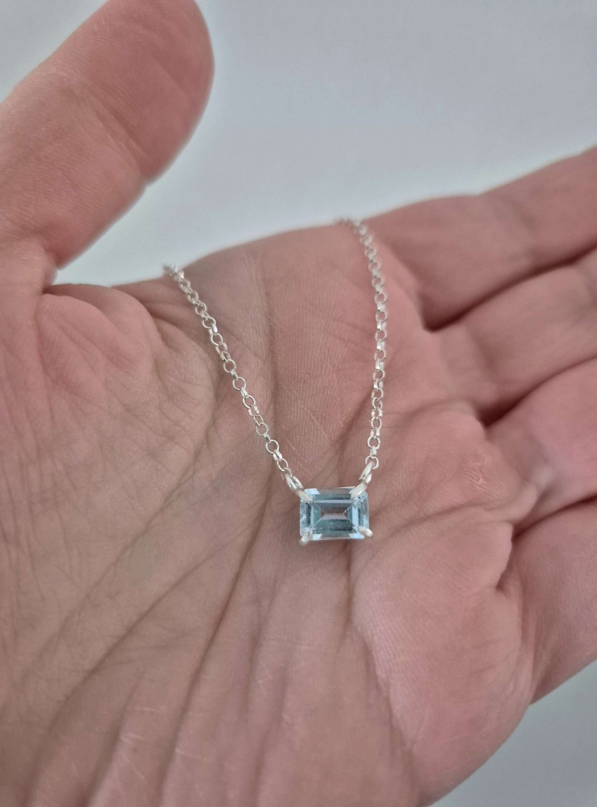 Collar Con Piedra Topacio Azul Natural De Plata Fina