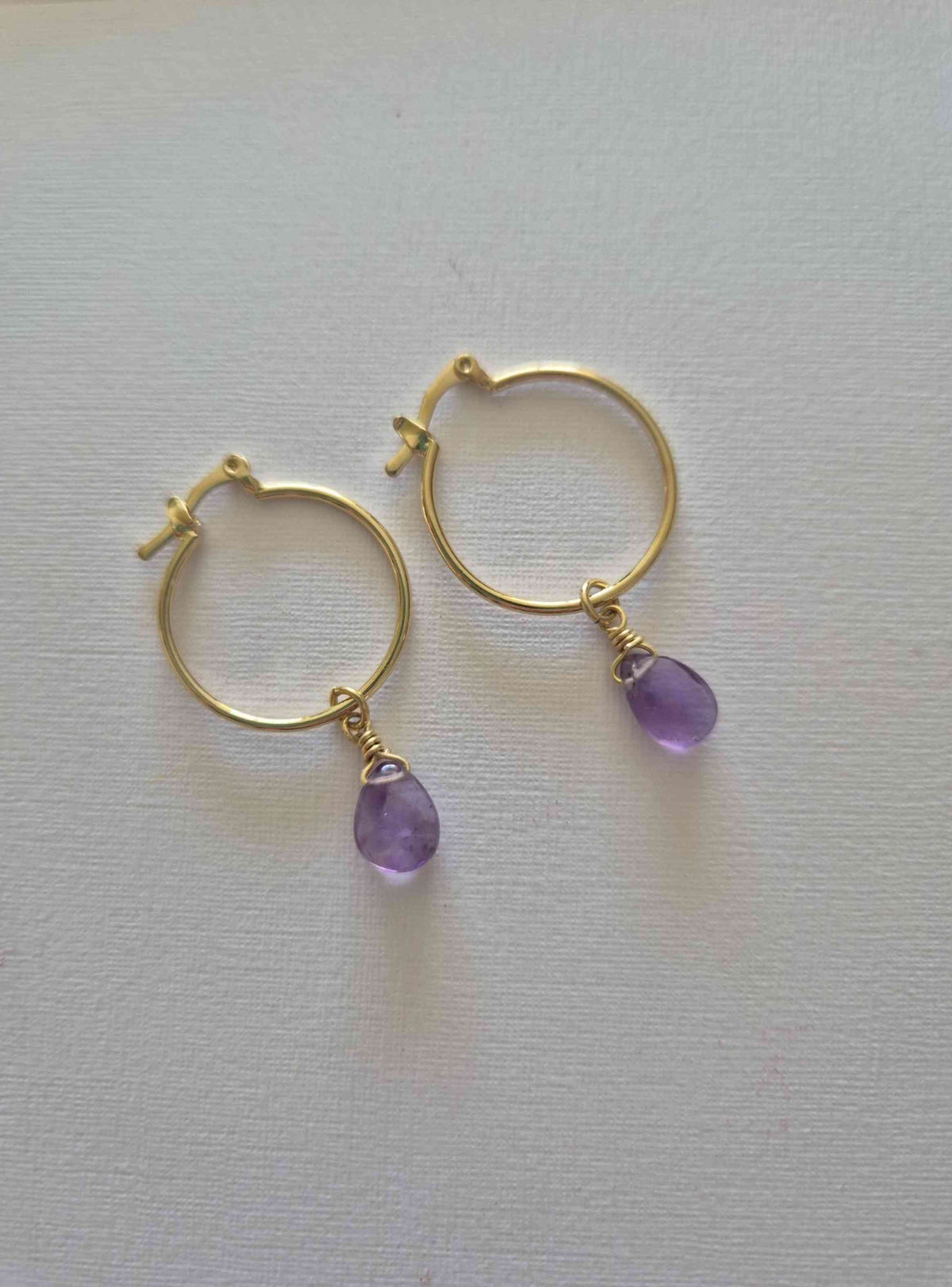 Aros Argolla Con Piedra Amatista Baño Oro 18 K
